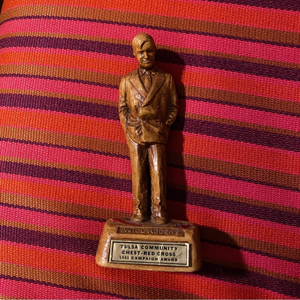 Vintage Will Rogers statue figurine tulsa community chest-red cross 1963 as is